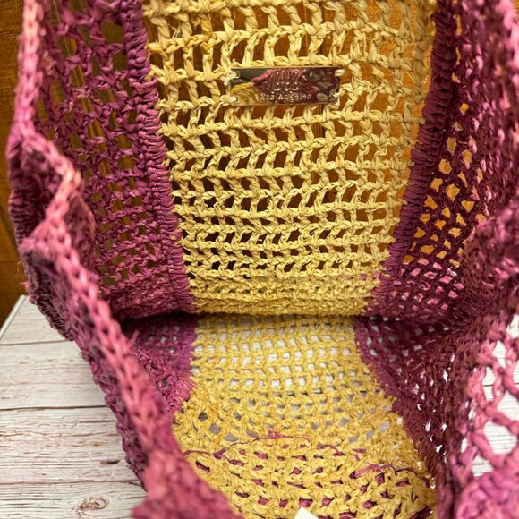 BTB Los Angeles Heart Stripe Large Tote - Picture 3 of 5